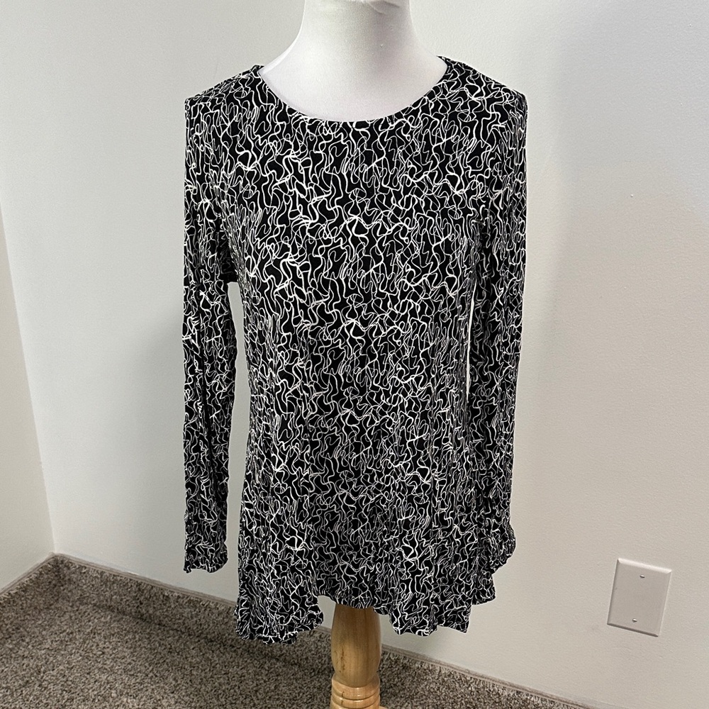 😊 NWT Intro Blouse